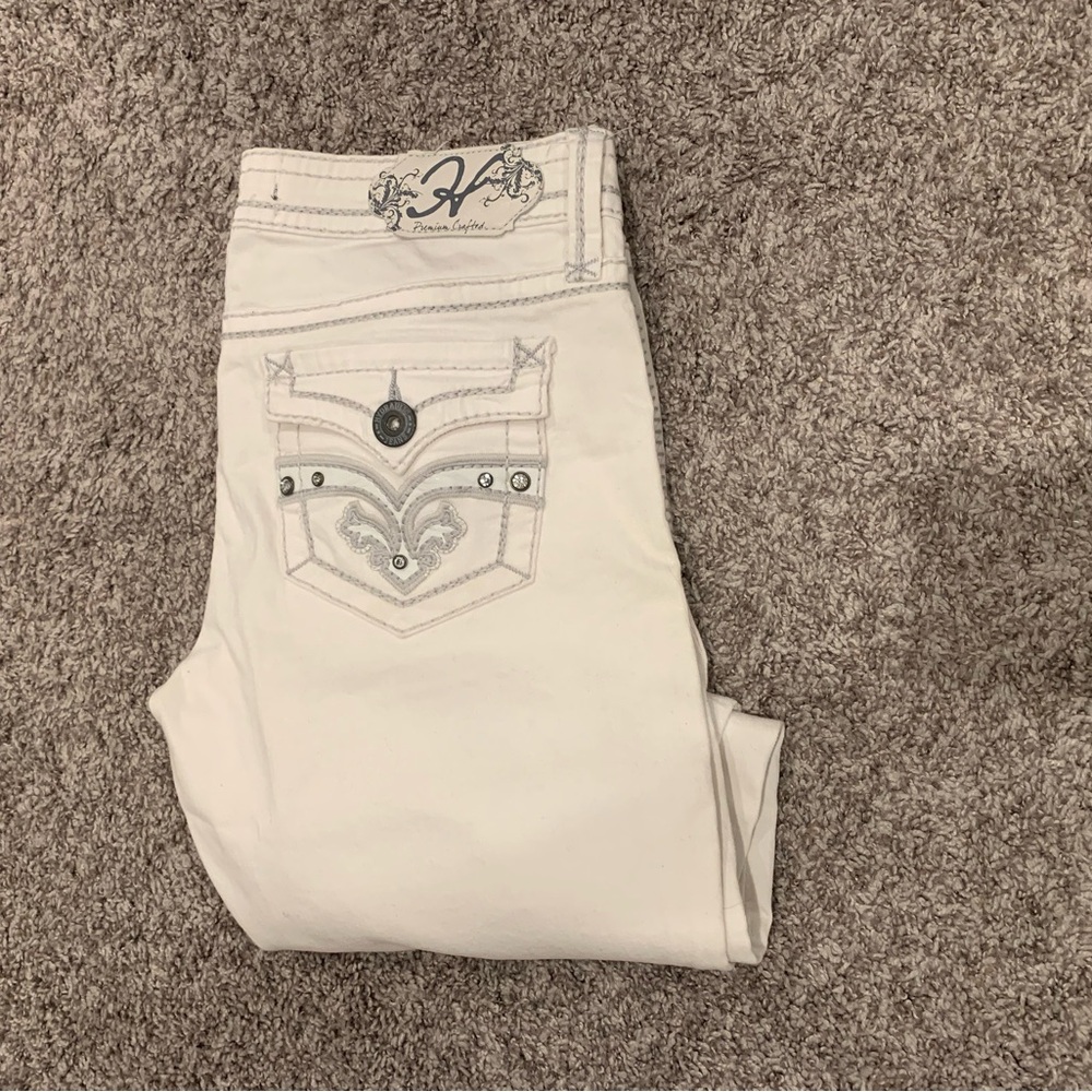 Hydraulic Women's White Capris